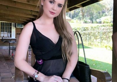 ablamın göğüslerini kalçaları